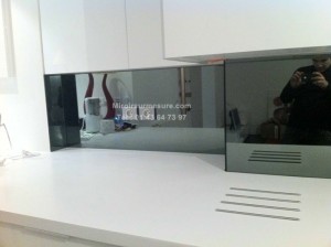 Credence-en-miroir-gris1