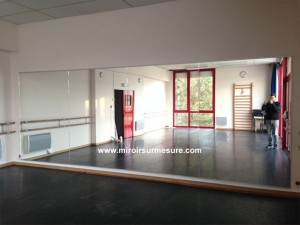 Mur recouvert de miroir pour salle de danse, mur miroir école de danse