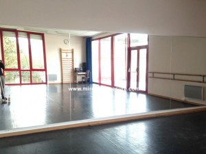 Mur miroir pour salle de danse, mur recouvert de miroir école de danse